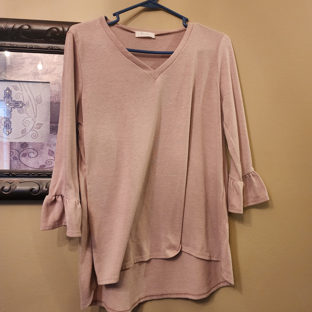 Chic Blush V-Neck Blouse with Ruffle Sleeves